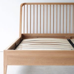 Spindle Oak Bed Tempat Tidur Minimalis