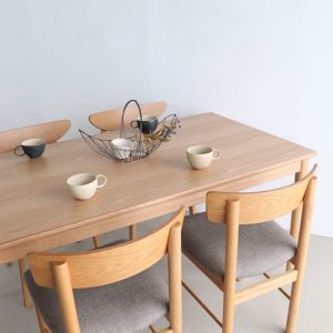 Meja Makan Kayu Minimalis