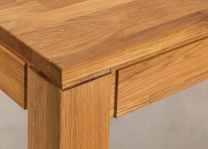 Meja Makan Aisye Aisye table