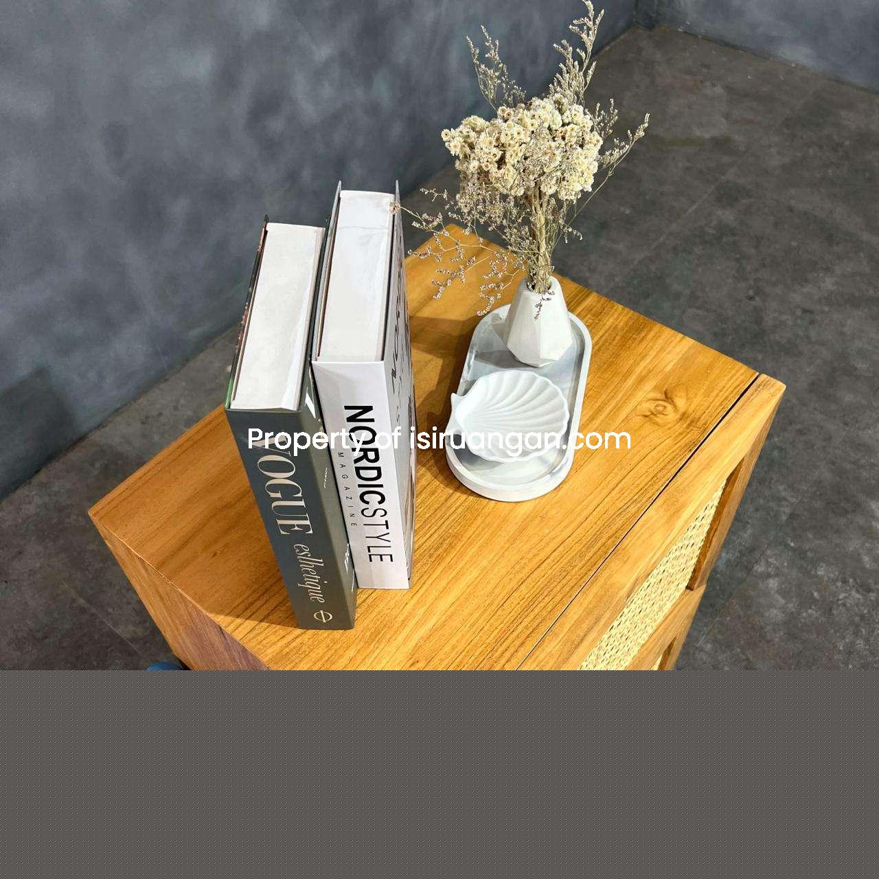 Rak Sepatu Rotan rak sepatu rotan nurul