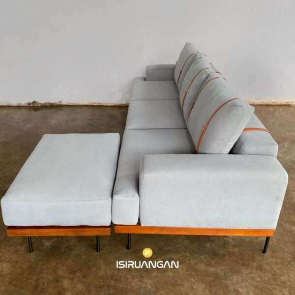 SOFA AZRIEL L SEATER