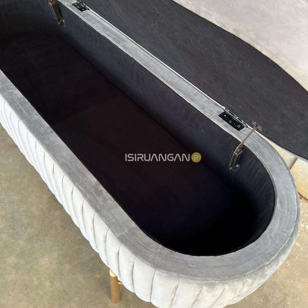 Yuri Bench yuri bench