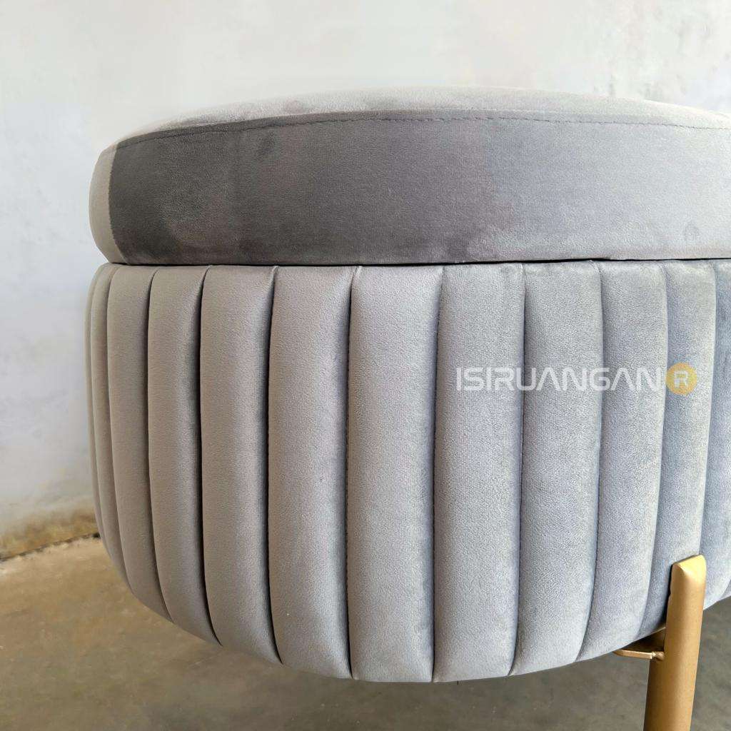 Yuri Bench yuri bench