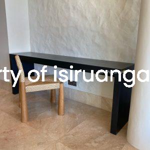 isiruangan Meja Ronan